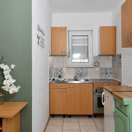 Apartments Novotny Banjol Bagian luar foto