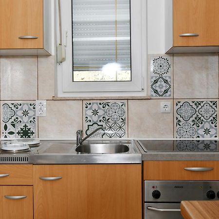 Apartments Novotny Banjol Bagian luar foto