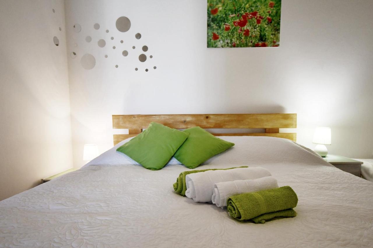 Apartments Novotny Banjol Bagian luar foto