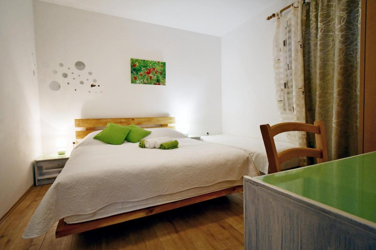Apartments Novotny Banjol Bagian luar foto
